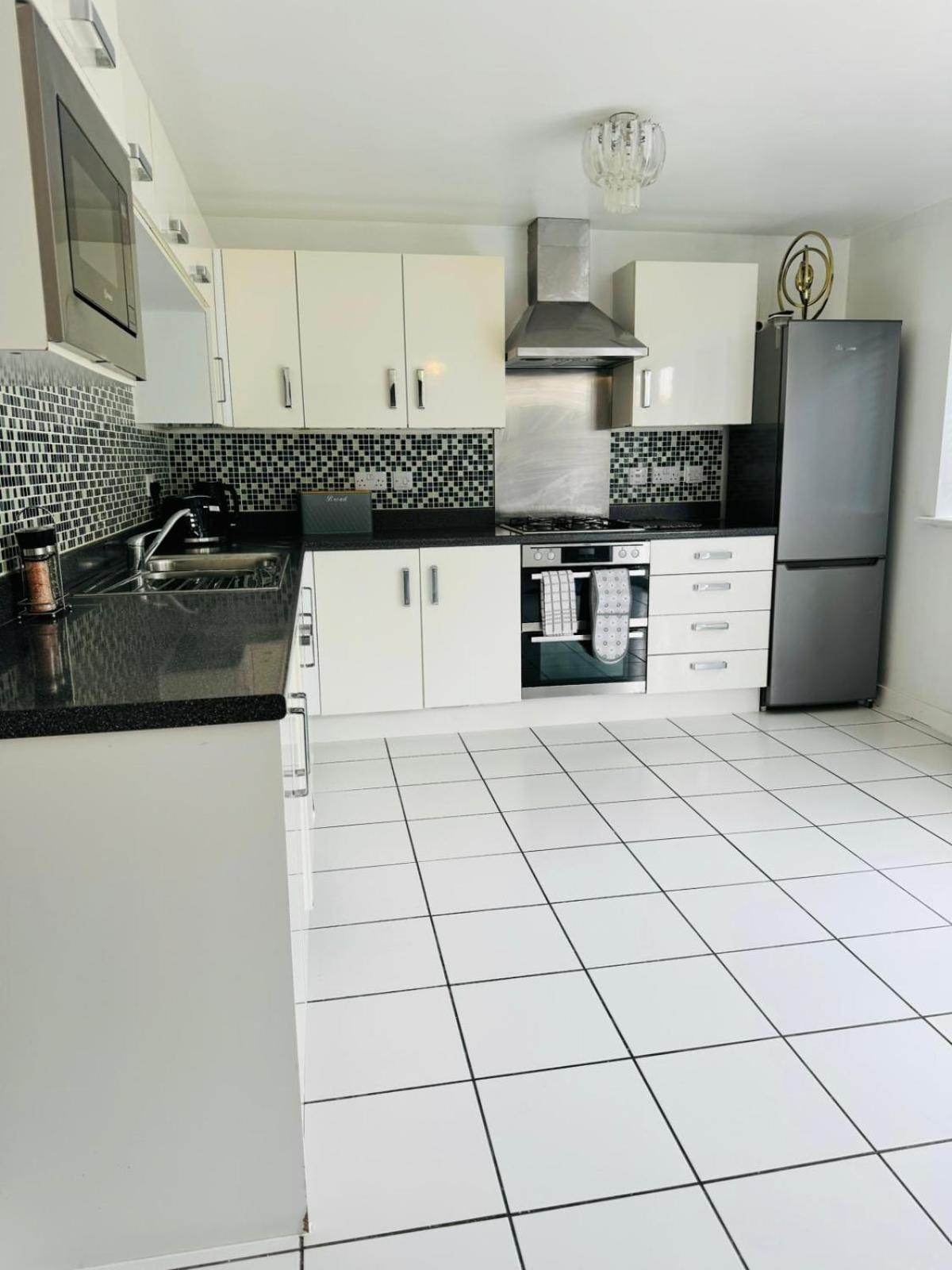 הוילה פטרבורו The Grace House Entire 4Bed Detached מראה חיצוני תמונה